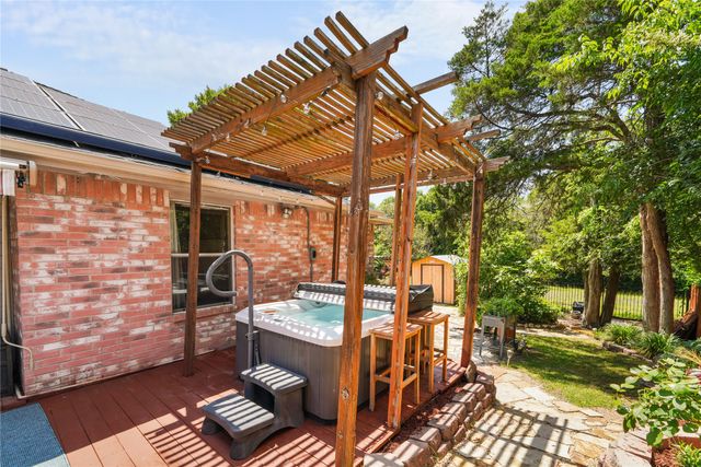 231 Juniper Ridge Circle, Desoto, TX 75115