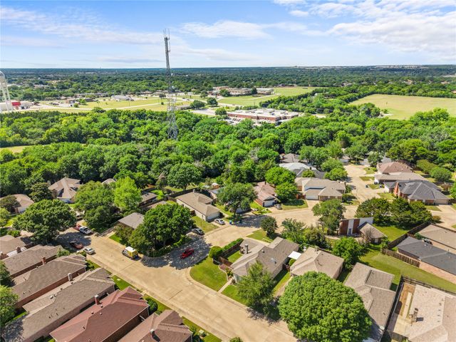 231 Juniper Ridge Circle, Desoto, TX 75115