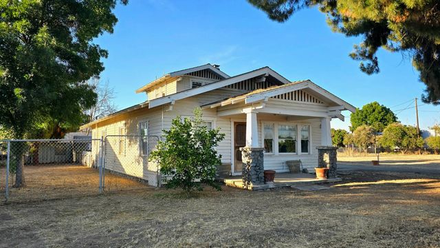 7132 Avenue 404, Dinuba, CA 93618