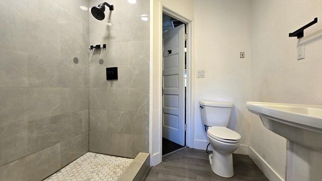 7132 Avenue 404, Dinuba, CA 93618