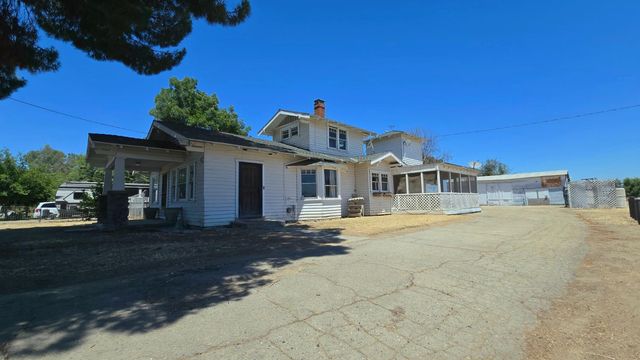 7132 Avenue 404, Dinuba, CA 93618