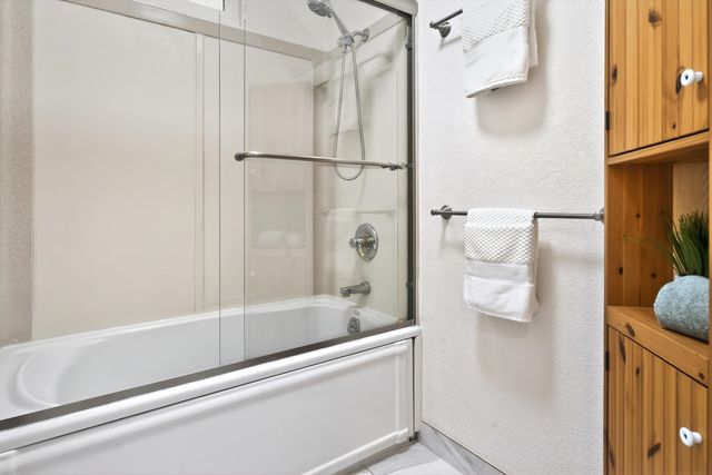 675 Alquire Pkwy, Hayward, CA 94544