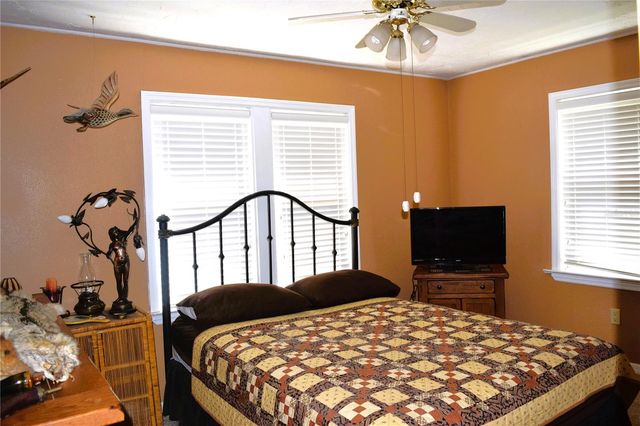 1729 S PINELLAS AVENUE, Tarpon Springs, FL 34689