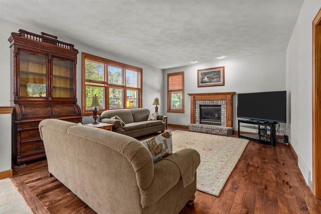 224 E CARRINGTON LANE, Appleton, WI 54913