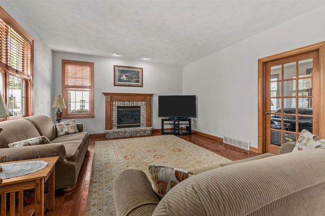 224 E CARRINGTON LANE, Appleton, WI 54913