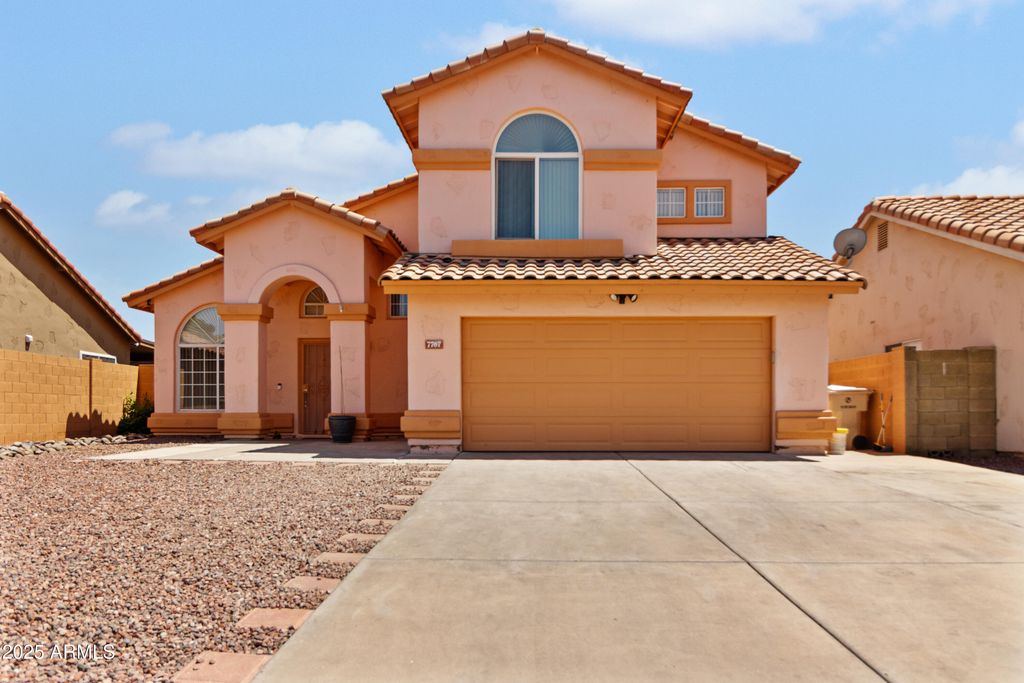 Image 1 of property listing at 7767 W SIERRA VISTA Drive, Glendale, AZ 85303