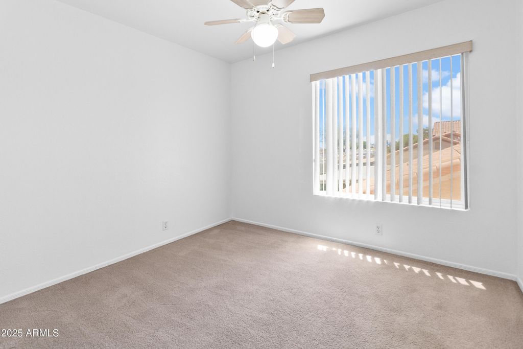 Image 21 of property listing at 7767 W SIERRA VISTA Drive, Glendale, AZ 85303