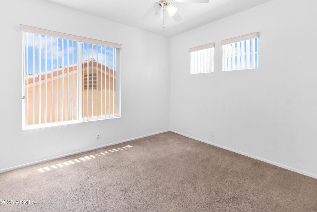 Image 22 of property listing at 7767 W SIERRA VISTA Drive, Glendale, AZ 85303
