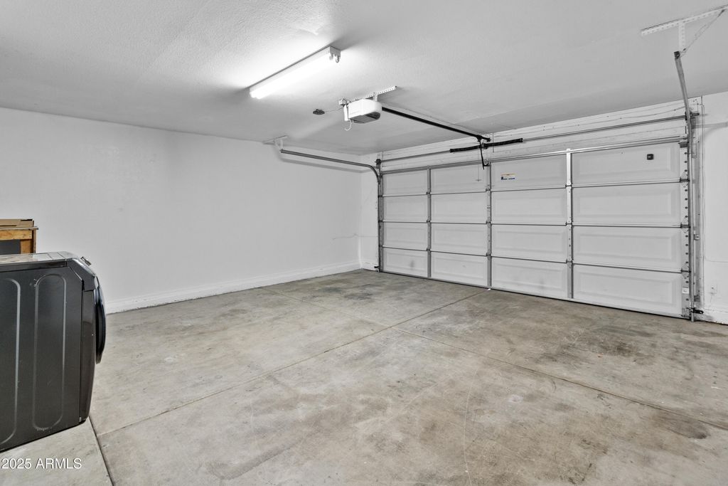 Image 32 of property listing at 7767 W SIERRA VISTA Drive, Glendale, AZ 85303