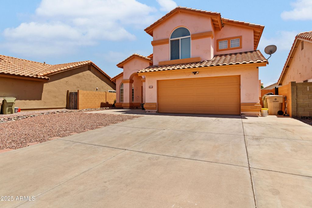 Image 33 of property listing at 7767 W SIERRA VISTA Drive, Glendale, AZ 85303