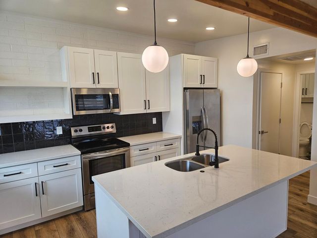 6623 E Cheery Lynn 1003, Scottsdale, AZ 85251