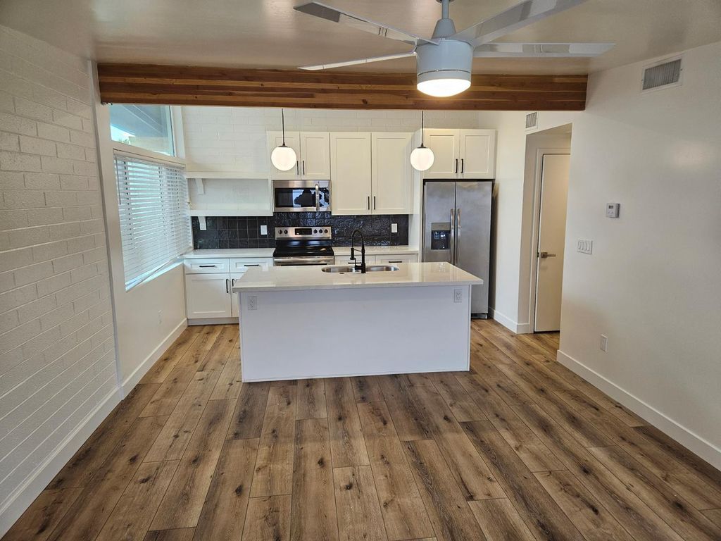 6623 E Cheery Lynn 1003, Scottsdale, AZ 85251