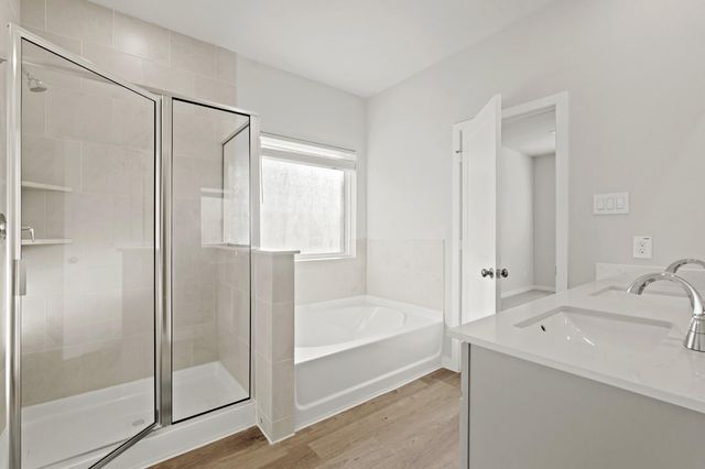 110 Water Grass Trail, Clute, TX 77531