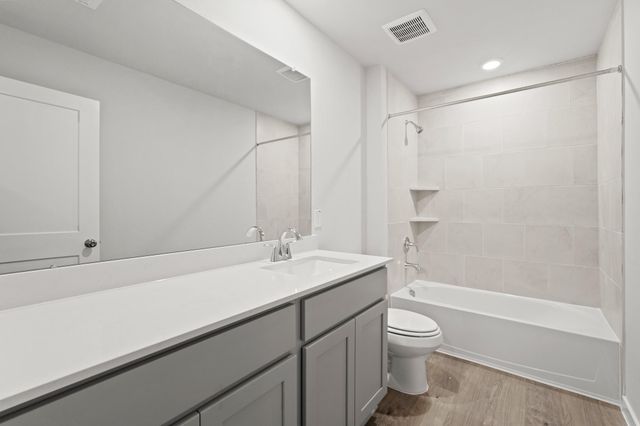 110 Water Grass Trail, Clute, TX 77531