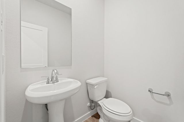 110 Water Grass Trail, Clute, TX 77531