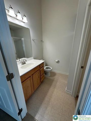 1132 Sparrow Way, Upper Macungie Twp, PA 18031