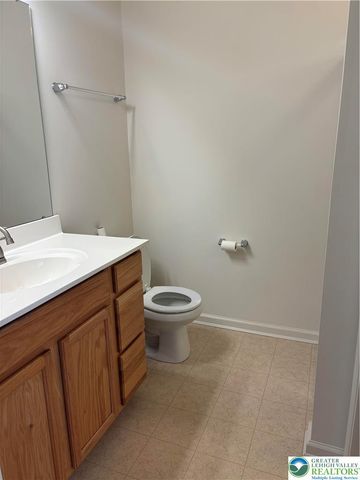 1132 Sparrow Way, Upper Macungie Twp, PA 18031