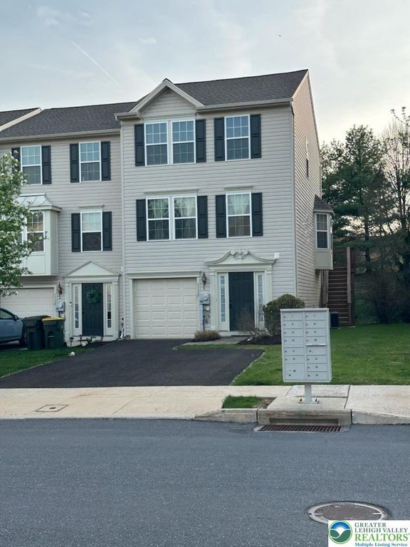 1132 Sparrow Way, Upper Macungie Twp, PA 18031