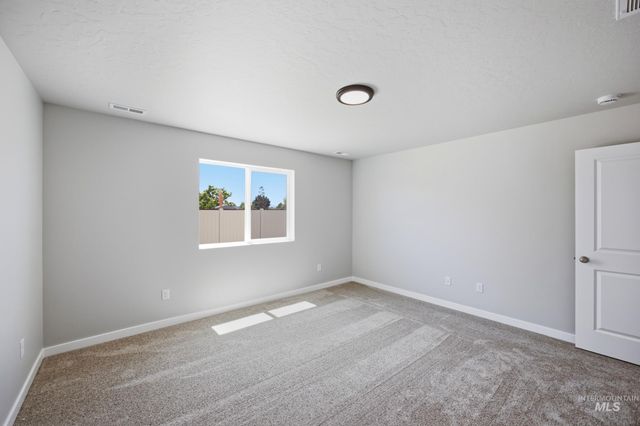 135 N Tideberry Ave, Kuna, ID 83634