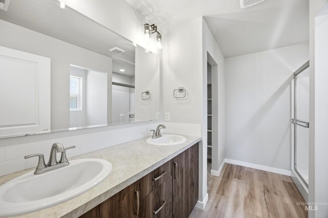 135 N Tideberry Ave, Kuna, ID 83634