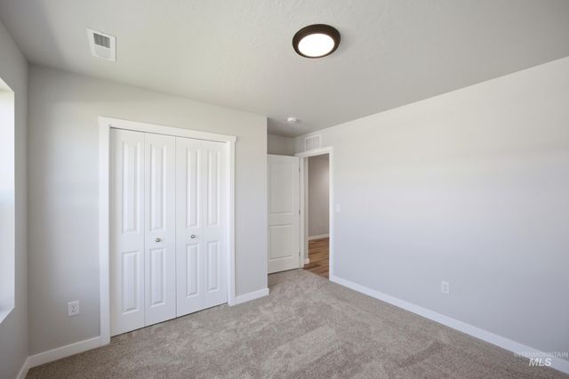 135 N Tideberry Ave, Kuna, ID 83634