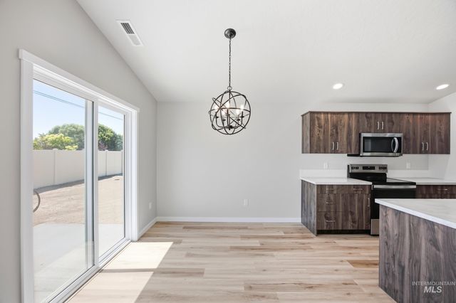 135 N Tideberry Ave, Kuna, ID 83634