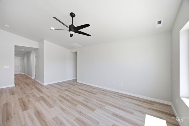 135 N Tideberry Ave, Kuna, ID 83634