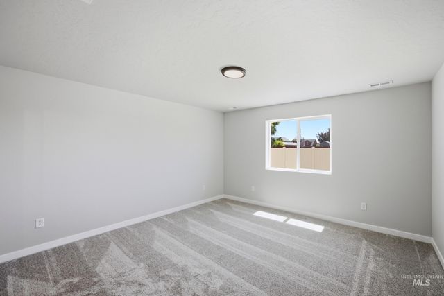135 N Tideberry Ave, Kuna, ID 83634