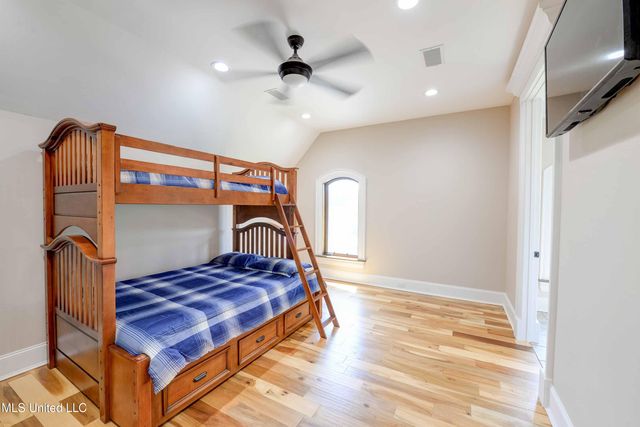 11281 Road 468, Philadelphia, MS 39350