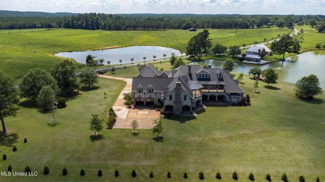 11281 Road 468, Philadelphia, MS 39350