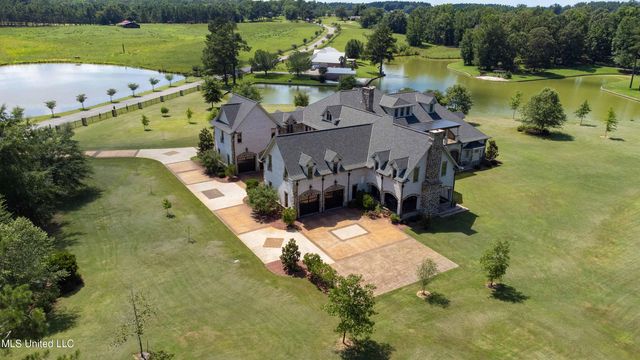 11281 Road 468, Philadelphia, MS 39350