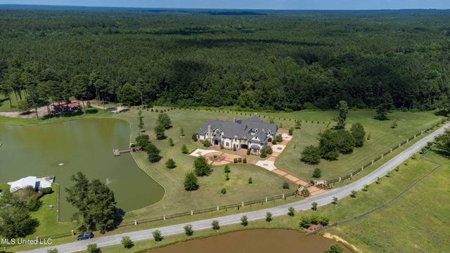 11281 Road 468, Philadelphia, MS 39350