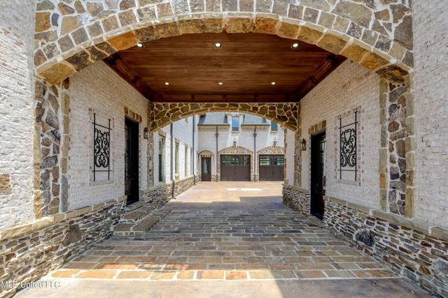 11281 Road 468, Philadelphia, MS 39350