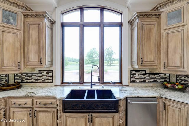 11281 Road 468, Philadelphia, MS 39350