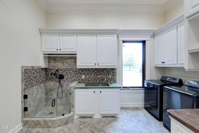 11281 Road 468, Philadelphia, MS 39350