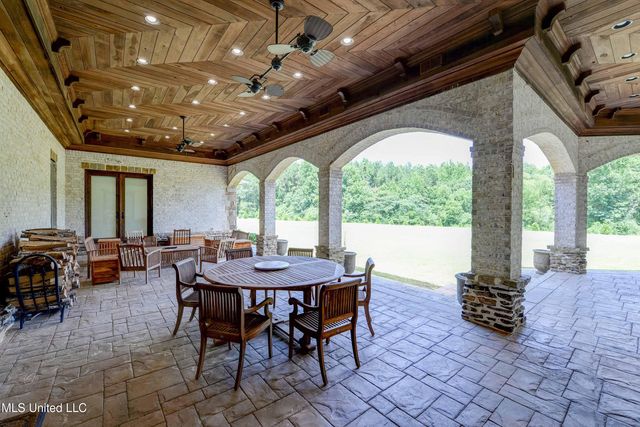 11281 Road 468, Philadelphia, MS 39350