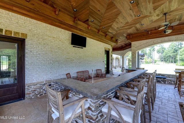 11281 Road 468, Philadelphia, MS 39350