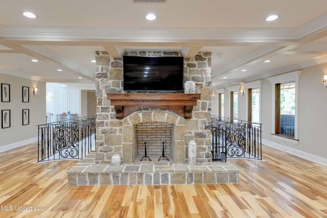 11281 Road 468, Philadelphia, MS 39350