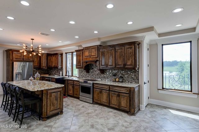 11281 Road 468, Philadelphia, MS 39350