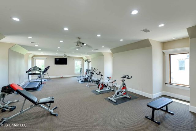 11281 Road 468, Philadelphia, MS 39350