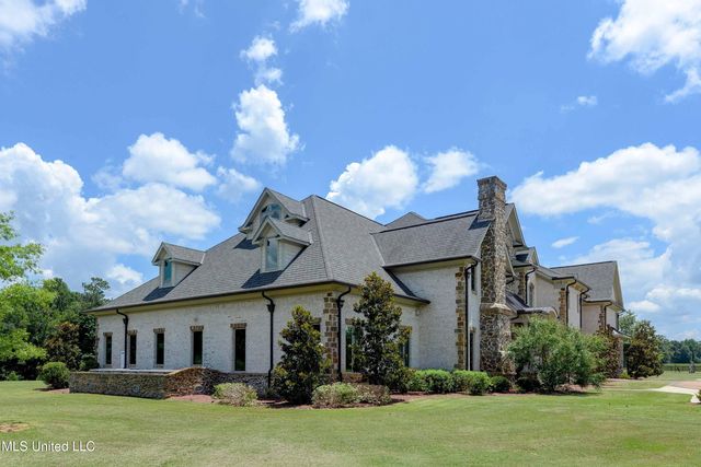 11281 Road 468, Philadelphia, MS 39350
