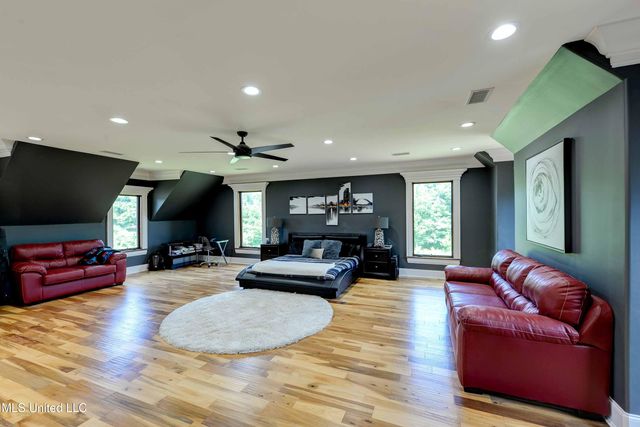 11281 Road 468, Philadelphia, MS 39350