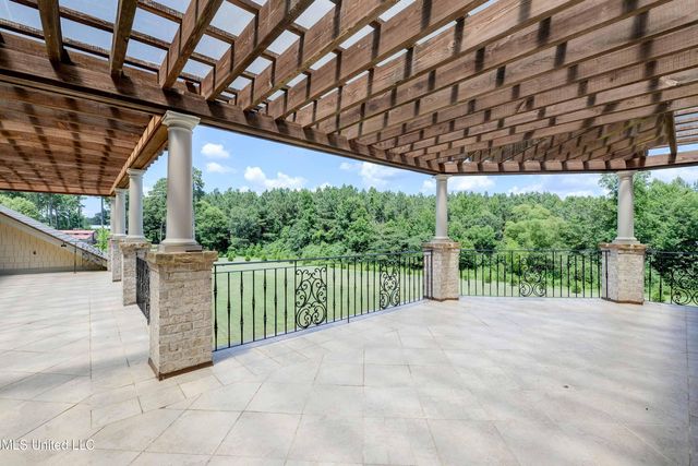 11281 Road 468, Philadelphia, MS 39350