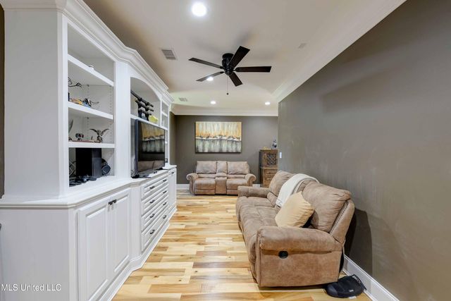 11281 Road 468, Philadelphia, MS 39350
