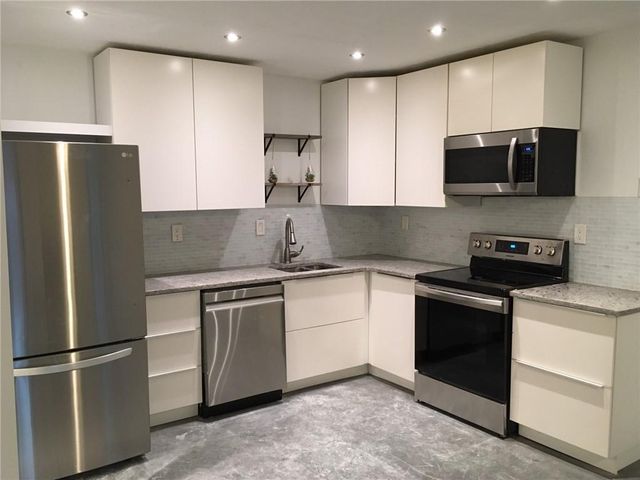917 Dunbar Drive, Dunwoody, GA 30338