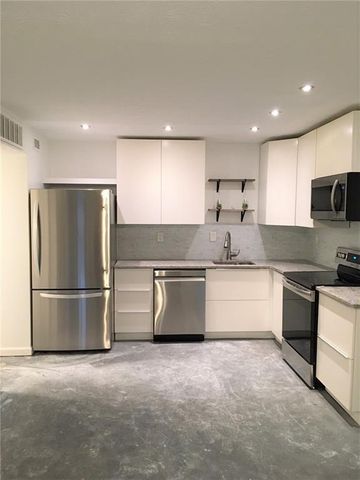 917 Dunbar Drive, Dunwoody, GA 30338