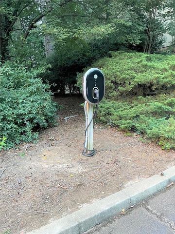 917 Dunbar Drive, Dunwoody, GA 30338