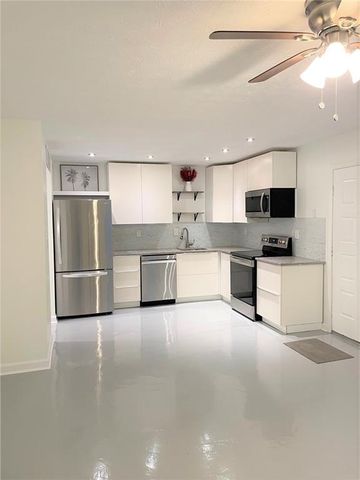 917 Dunbar Drive, Dunwoody, GA 30338