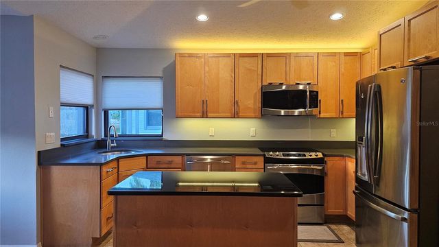 882 LUCAS LANE, Oldsmar, FL 34677