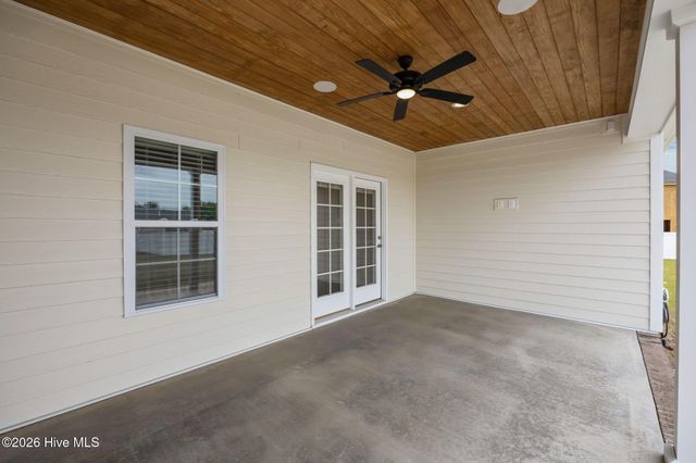 2737 Windflower Lane, Grimesland, NC 27837